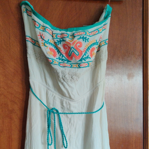 Embroidered Cream Maxi Dress - Picture 2 of 5